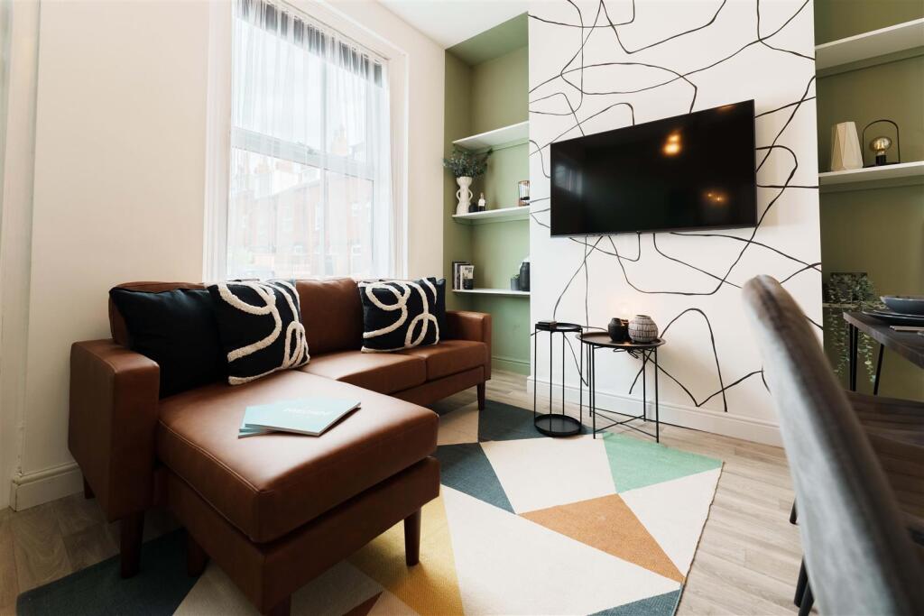 Lounge 5.jpg