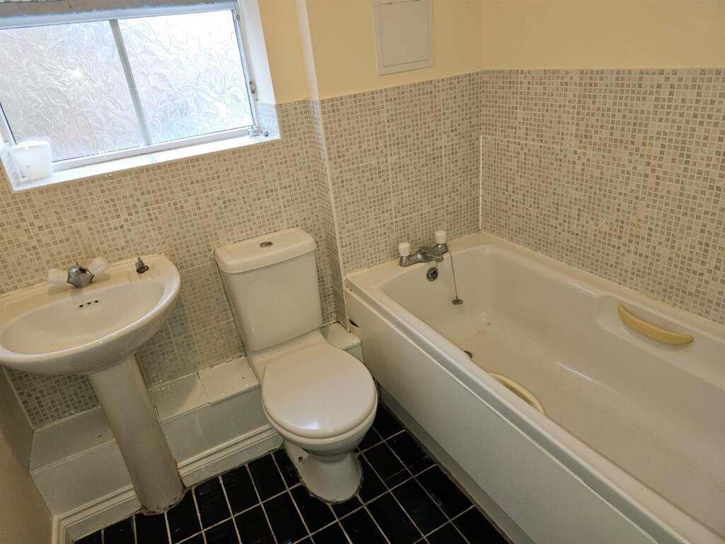 PHOTO 11.jpg