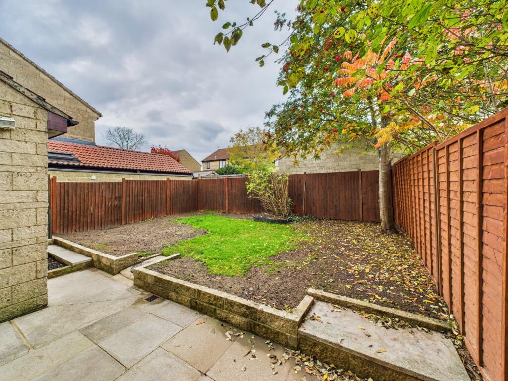 CAM02023G0-PR0184-STILL036