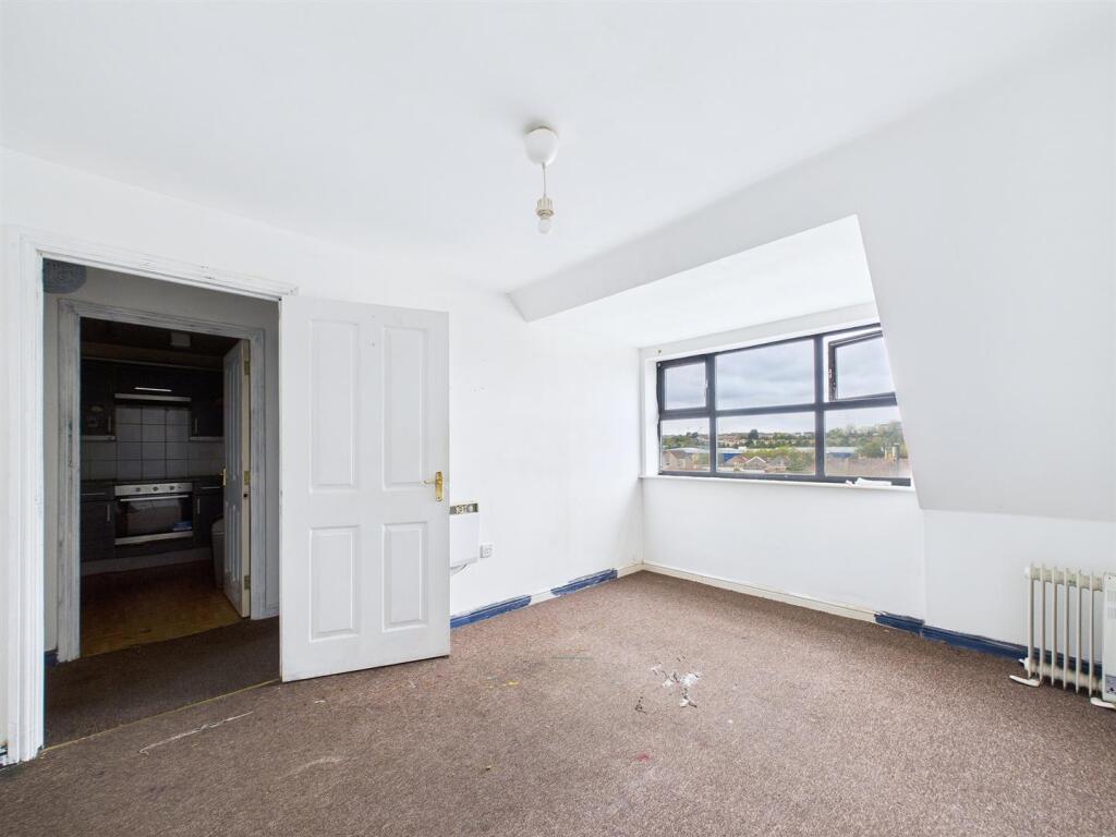 2 - Flat 99 The Maytrees.jpg