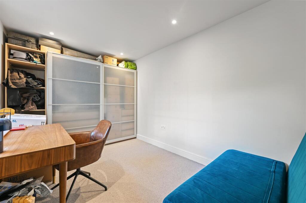 Garland Court
