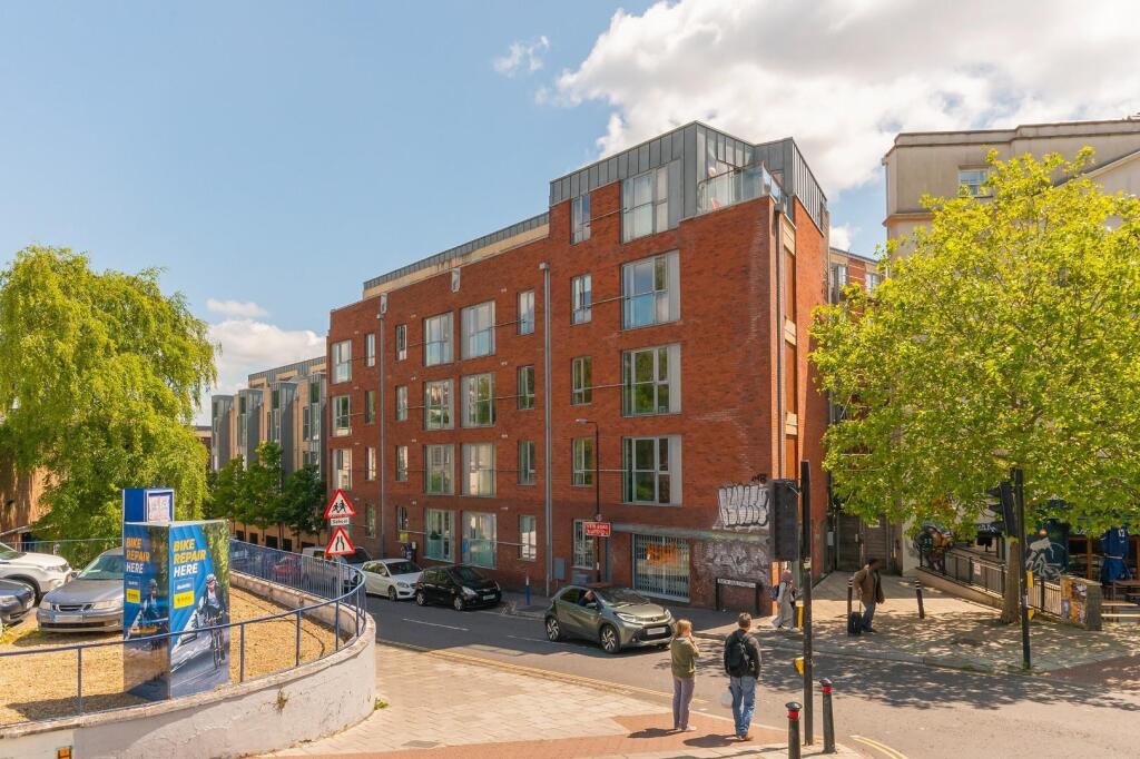 armidale place front 2.jpg