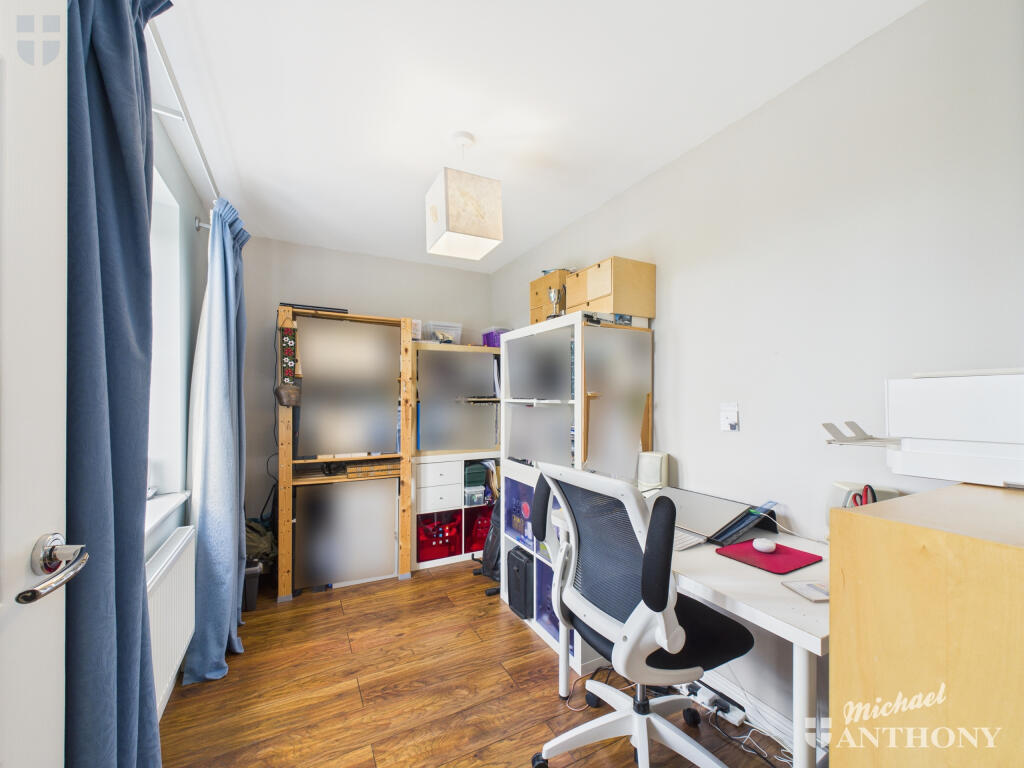 CAM03218G0-PR0735-STILL012