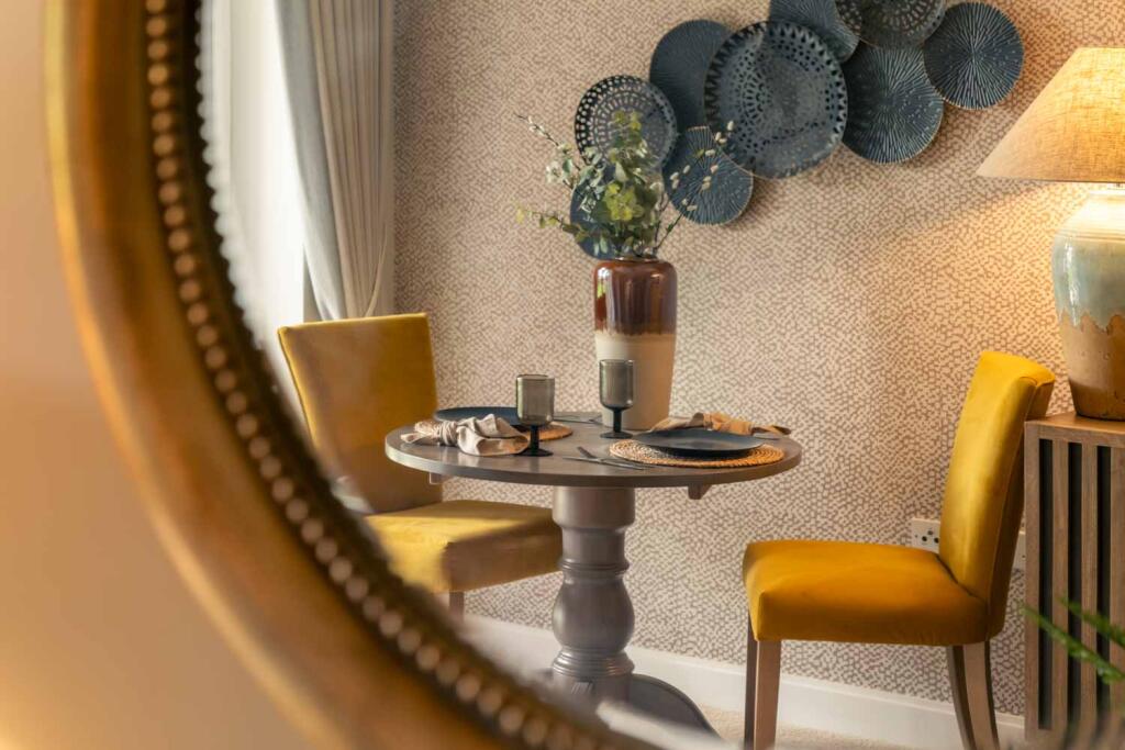 Show home dining area