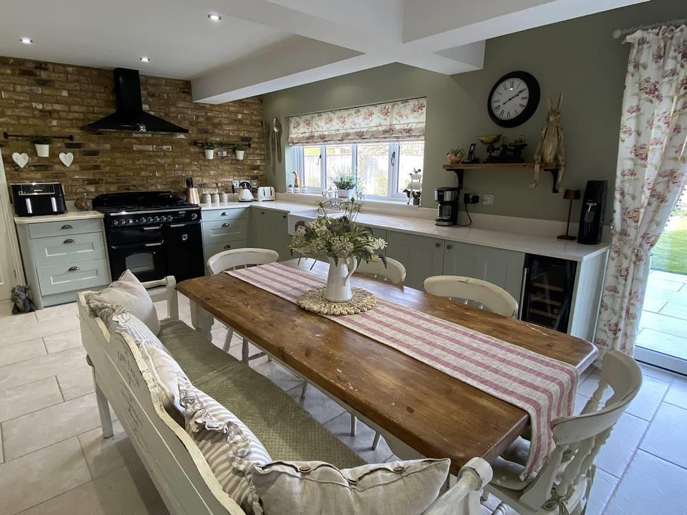 kitchen2.jpg