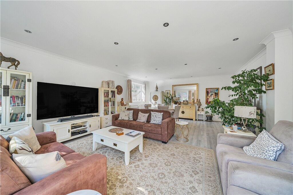 Davidson Frost-Wellings, DFW, Embry Way, Living ar