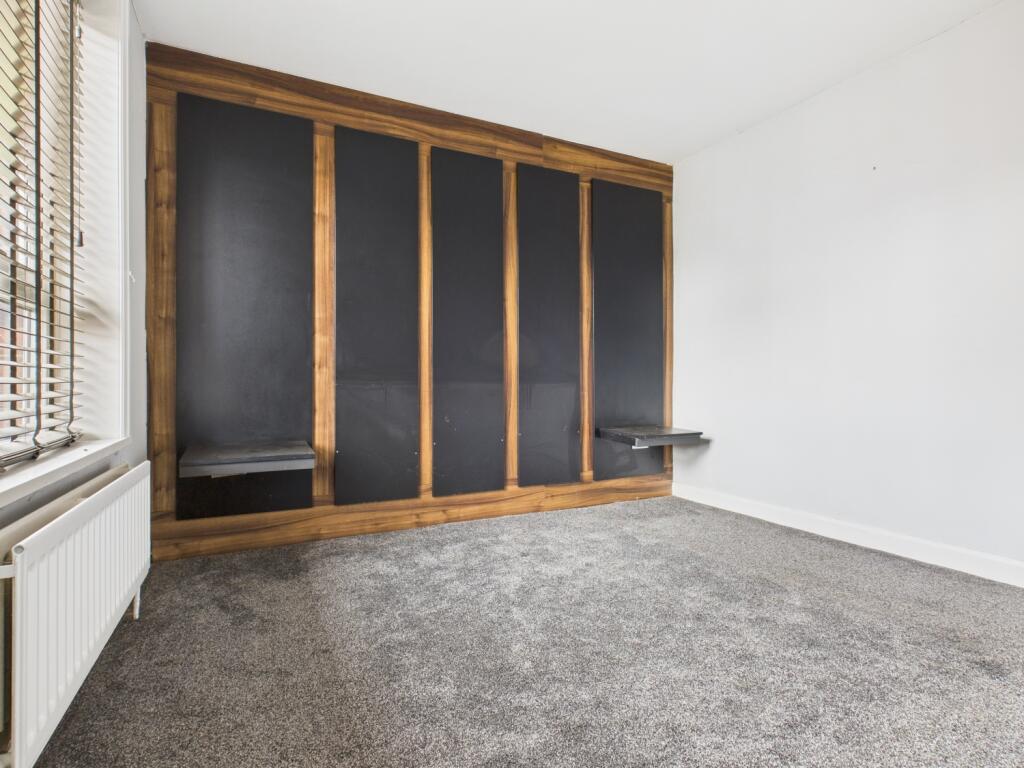 CAM03729G0-PR0124-STILL015