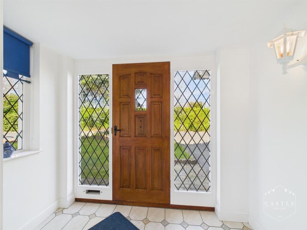ENTRANCE PORCH