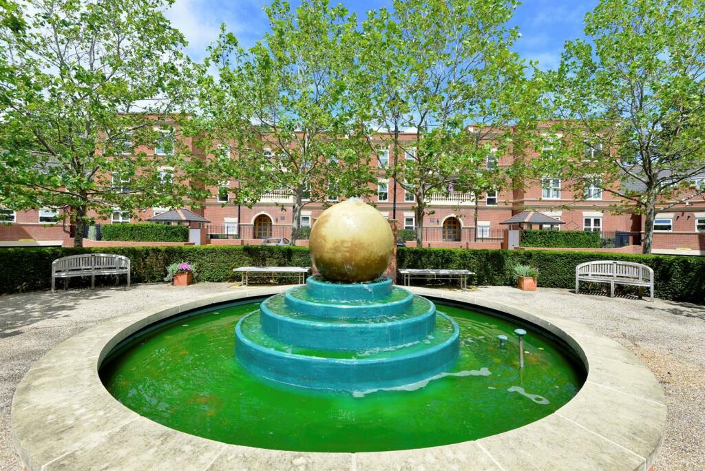 43 FC Fountain 1.jpg