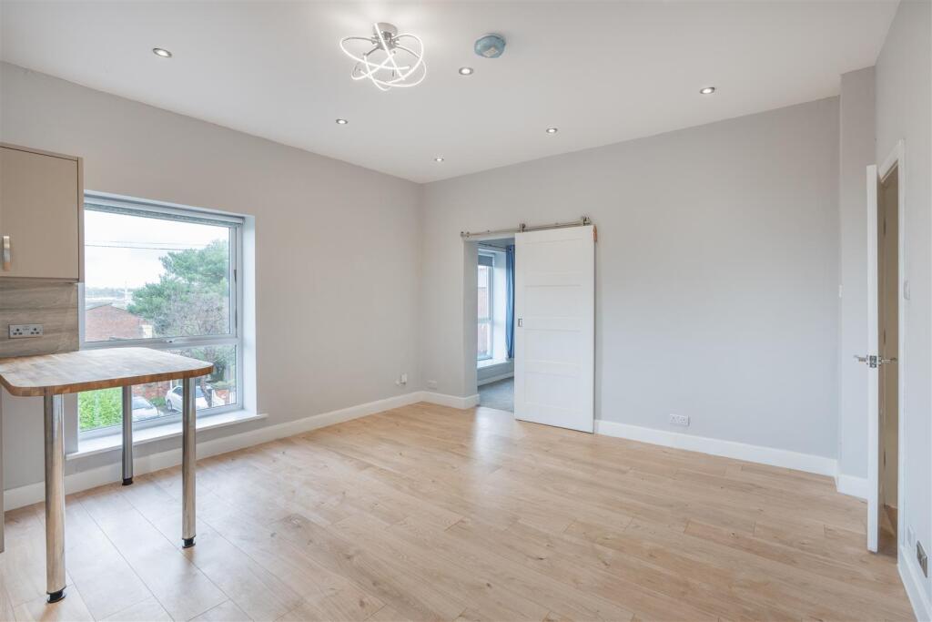 54 High Street 6-6.jpg