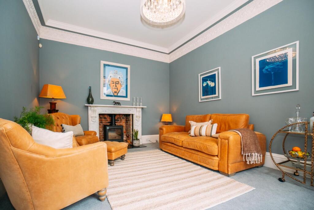 14 Guildhall-56 [Sitting Room] 01.jpg