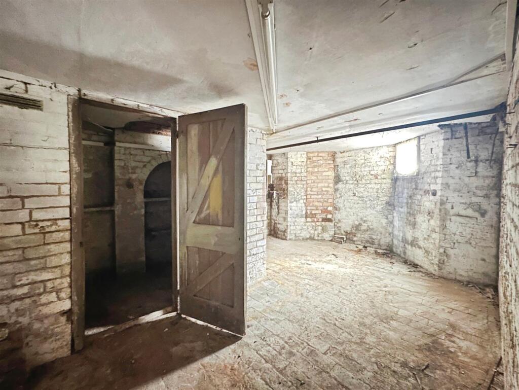 eb43e7f8--4D57-987E-B231B2DD6D88-75303-00001A5B0EE