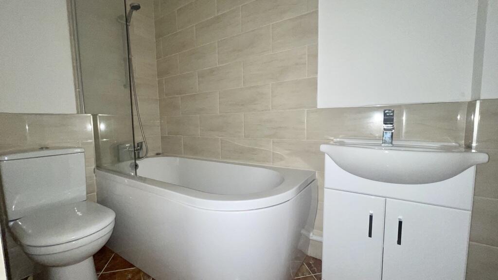 Bathroom.JPG