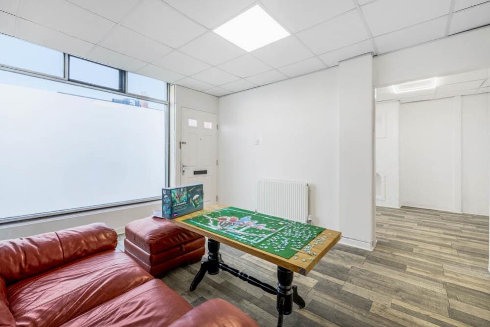 85 High Street (Holbeach)-17