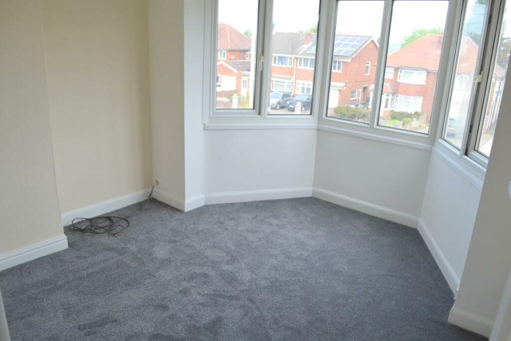 Bedroom 2 (Medium).JPG
