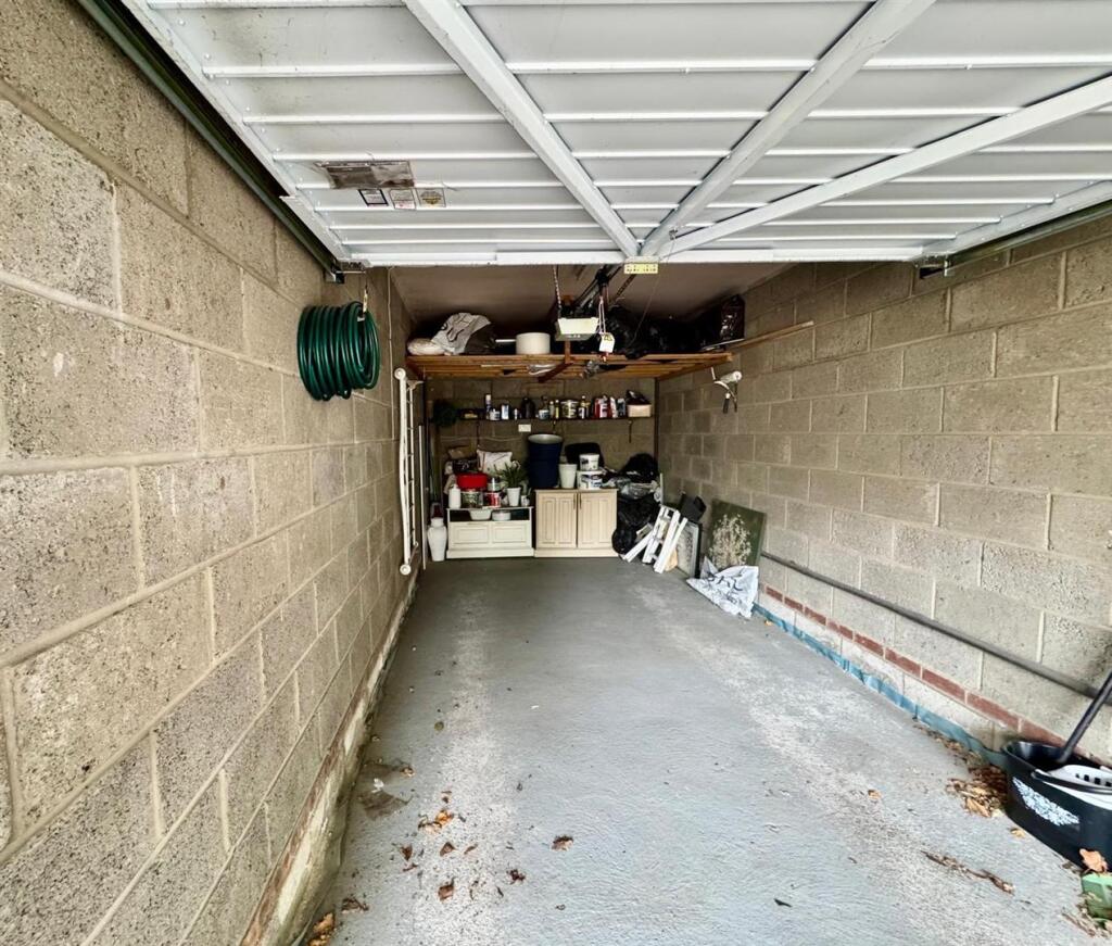 garage.jpg