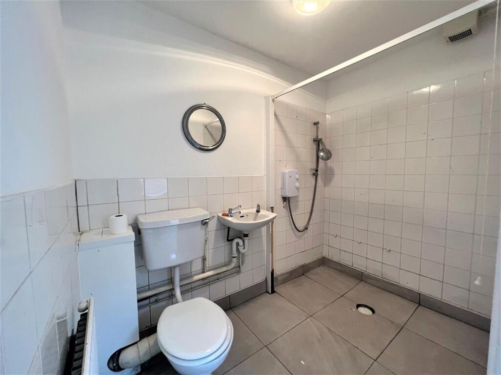 Shower Room .jpg