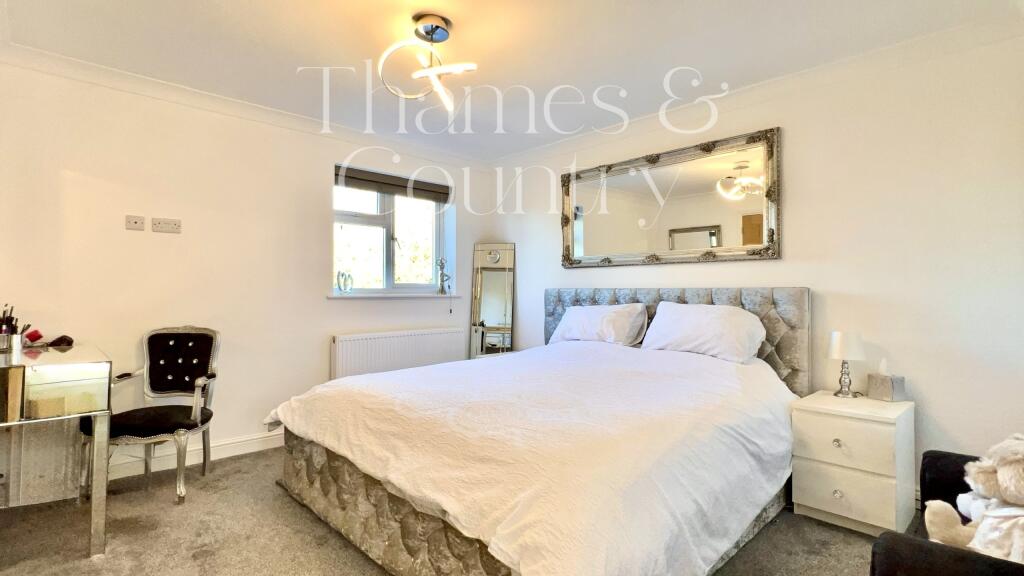 Principle bedroom
