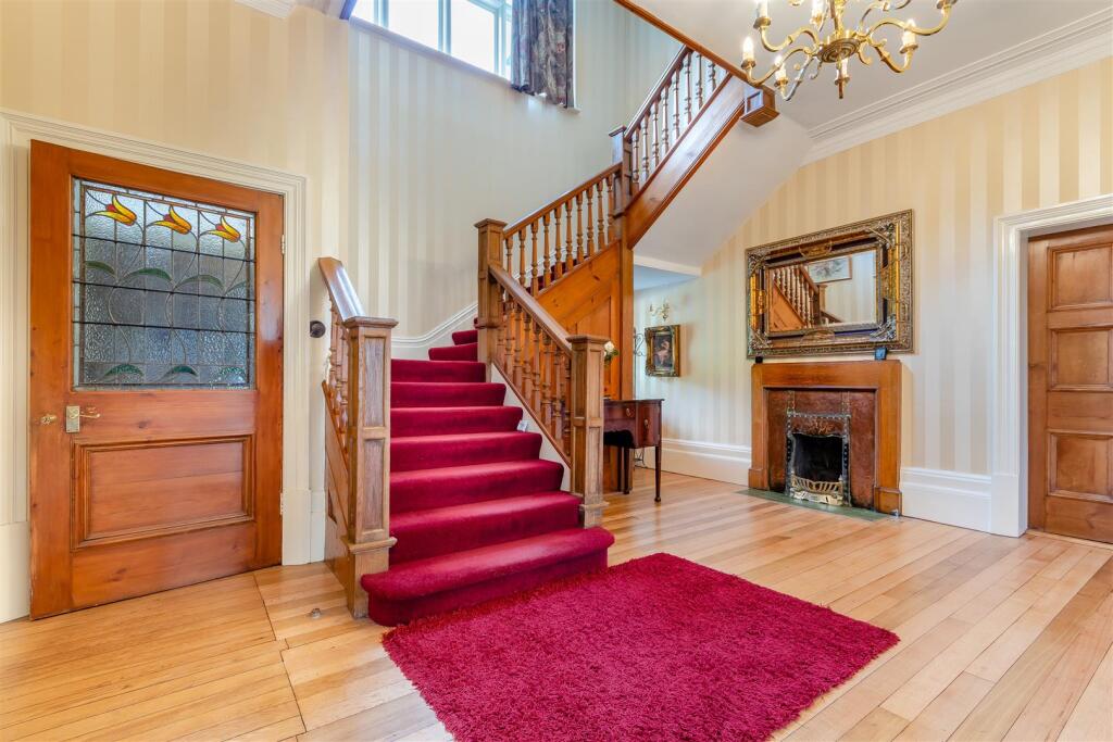 8599546-interior27.jpg