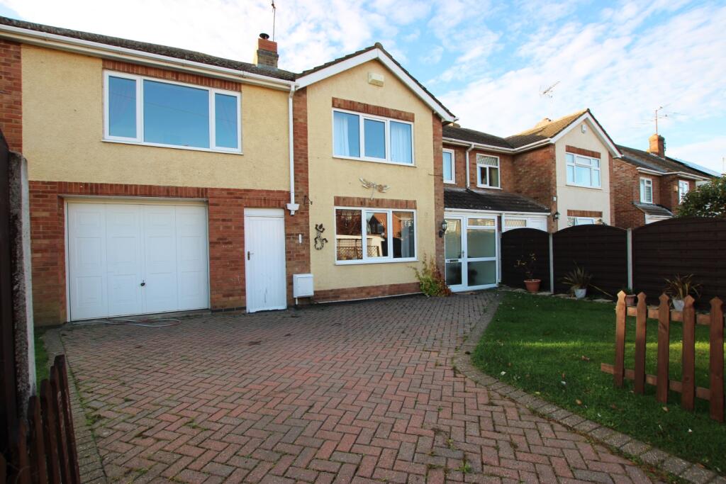 Lodge Road, Rushden, NN10