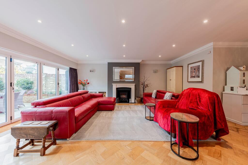 Living/Dining Room (4)