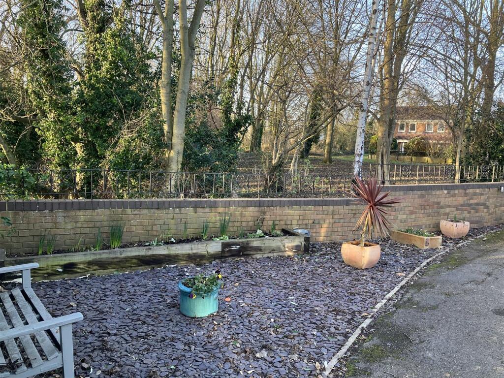 11 Lawndale Outside 3.jpeg