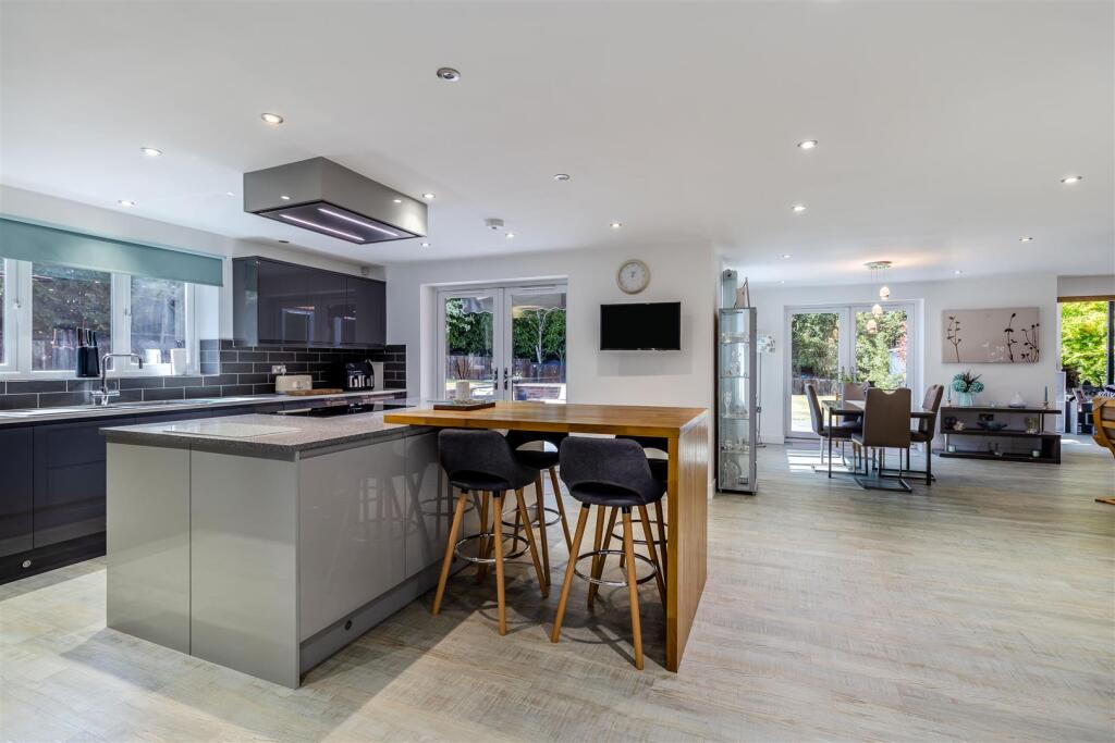 8646070-interior22.jpg