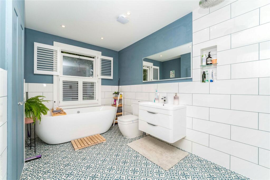 6 - 07c95420-e95e-ed