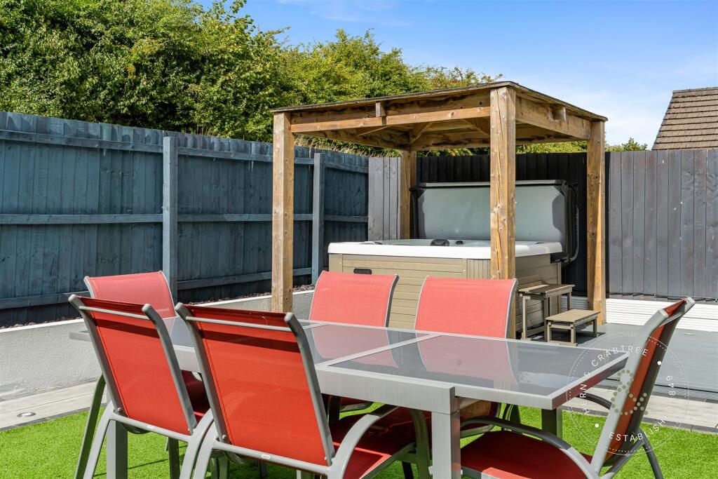 Long Heath Close, Hern Crabtree (2).jpg