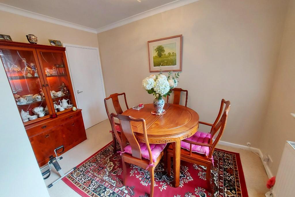 11' Dining Area 