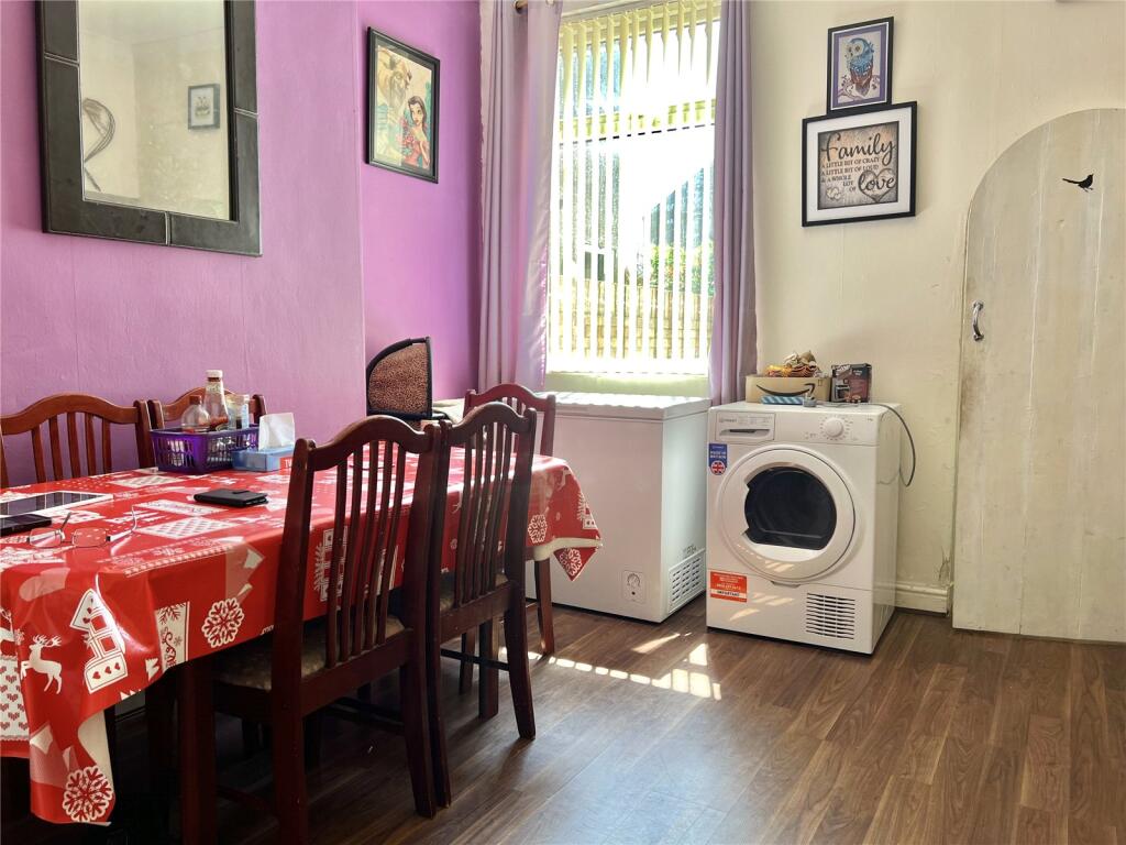 Sitting/Dining Room