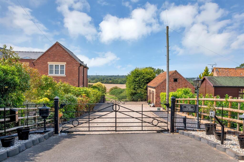 The Covert, Elton WEB PH-53.jpg