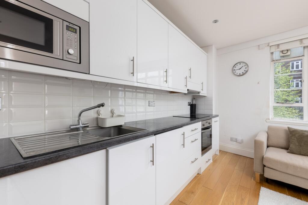 Nell Gwynn House ...