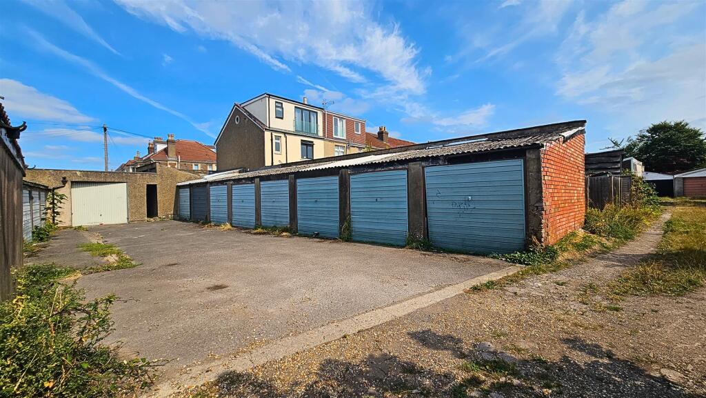 7 - Garage Nevil Road.jpg