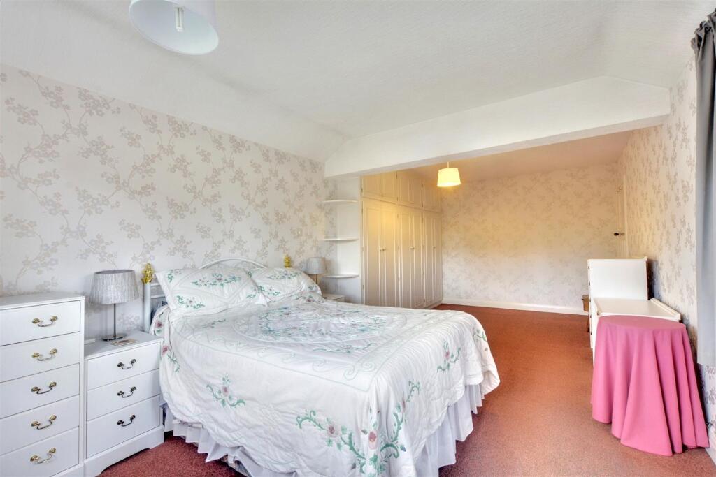 Bedroom One_3.jpeg