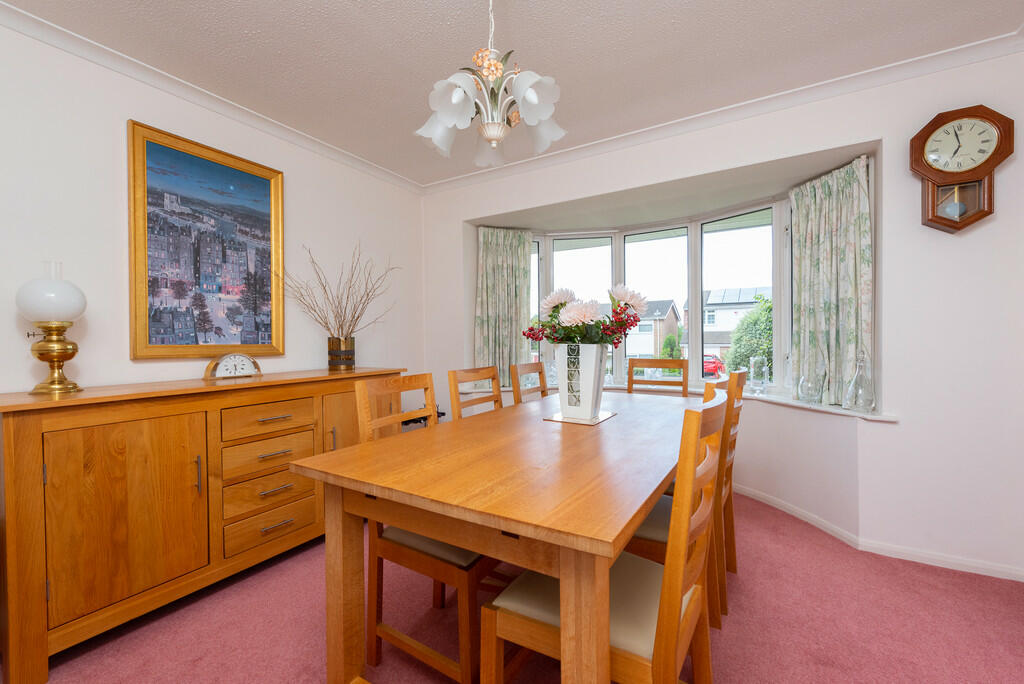 4 Maple Close16