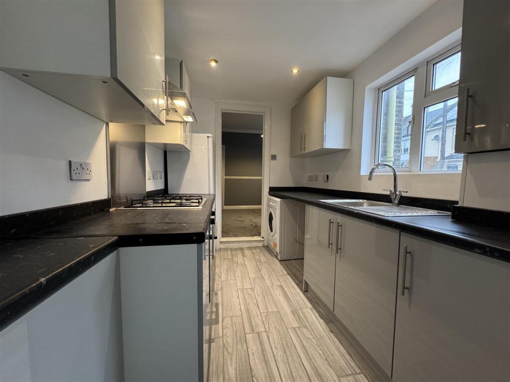 3 Bedroom Terraced for Sale