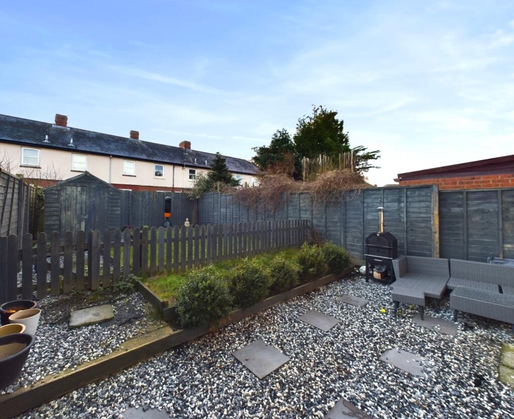 CAM02195G0-PR0060-STILL007copy