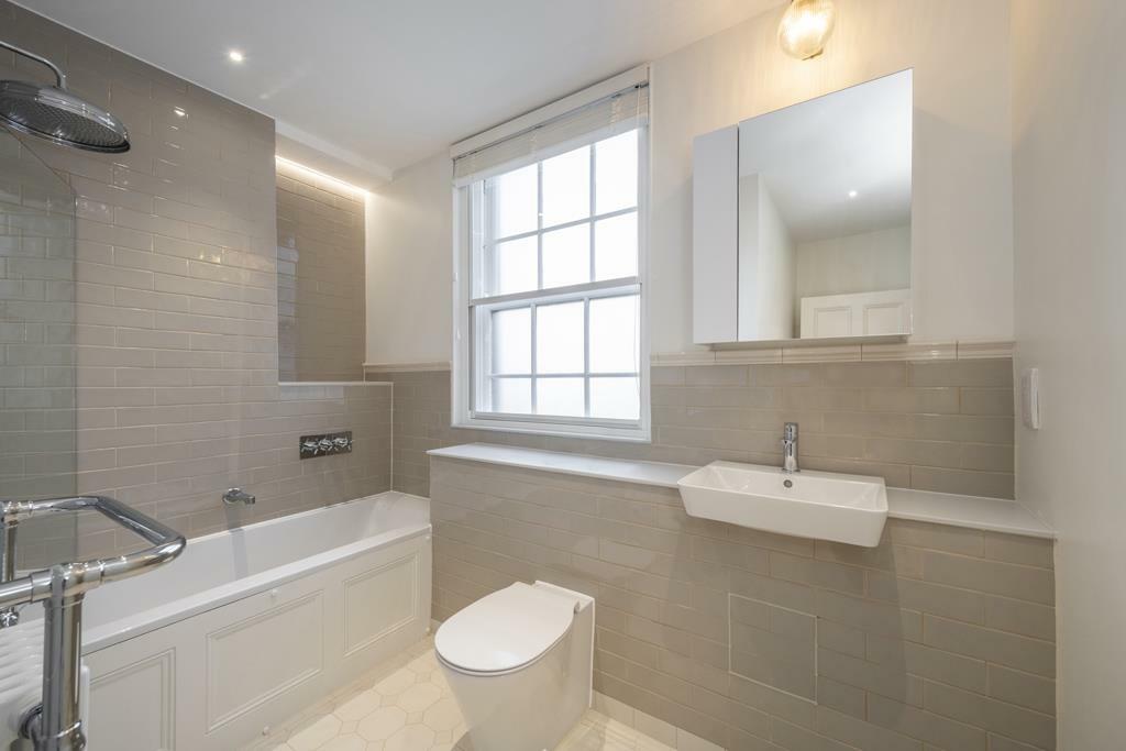 bathroom (1).jpg
