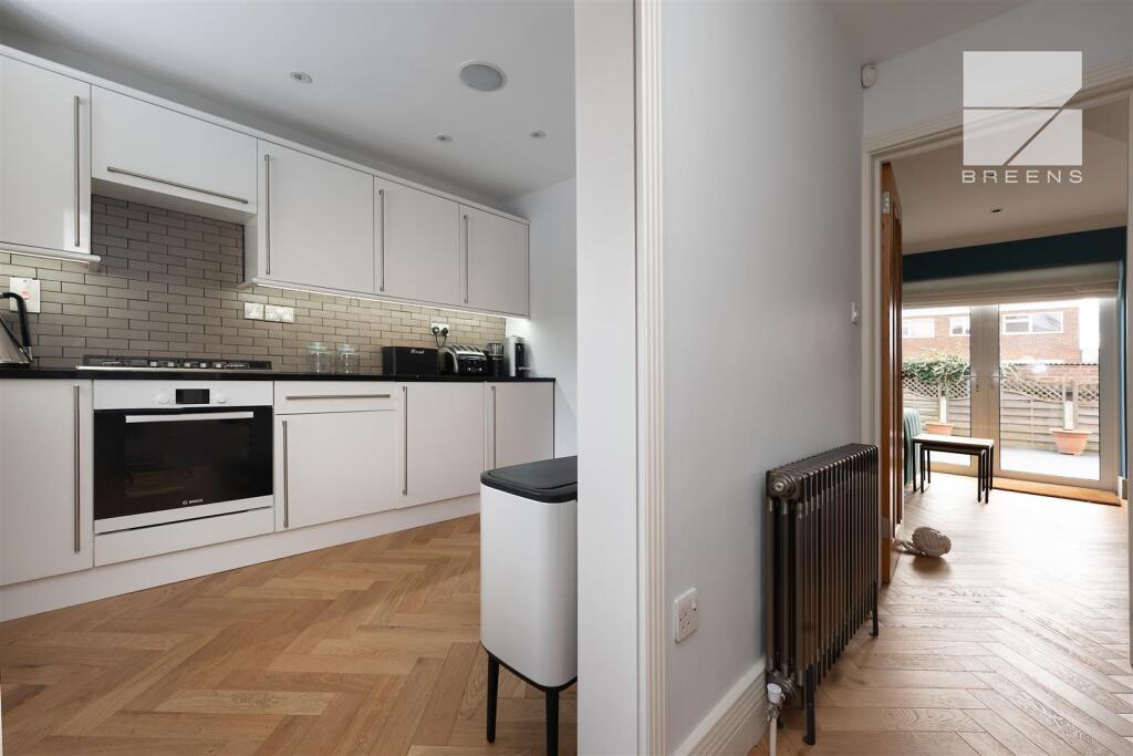8 Belmont Close_0009.jpg