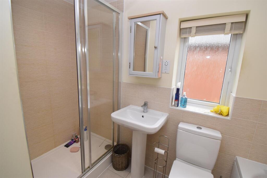 Bath/Shower Room