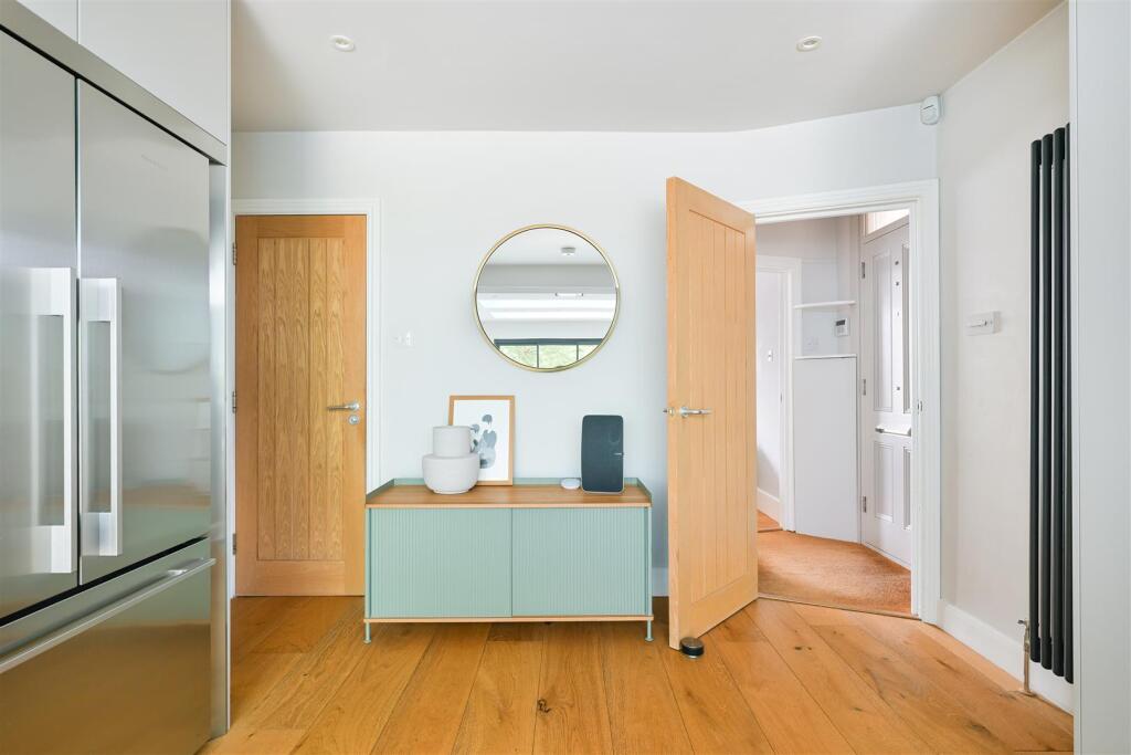 UPPER COURT ROAD,  (2).jpg