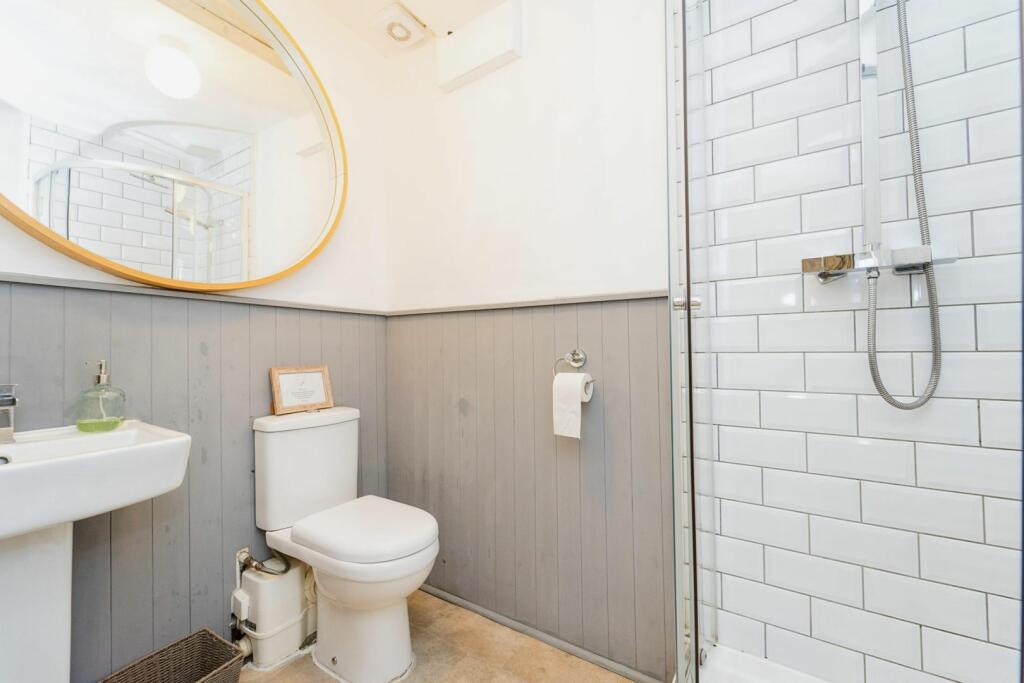Annex En-Suite
