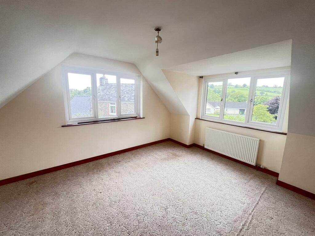 BEDROOM 5