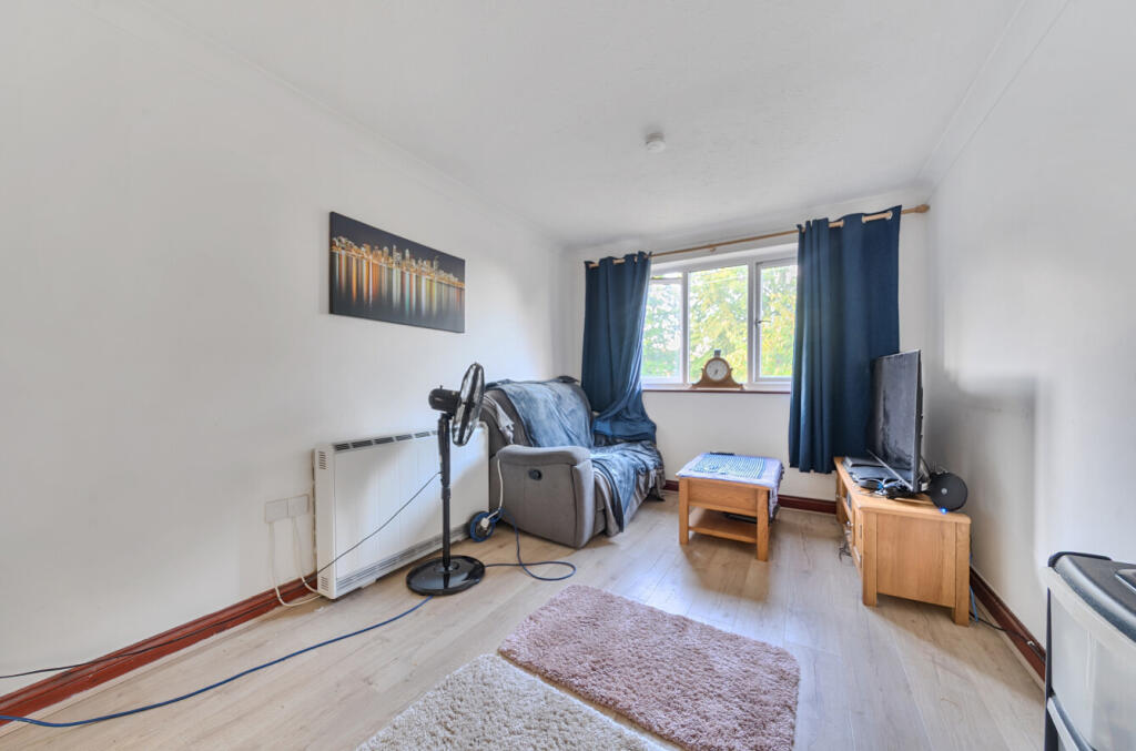 1330653-4-688d009...