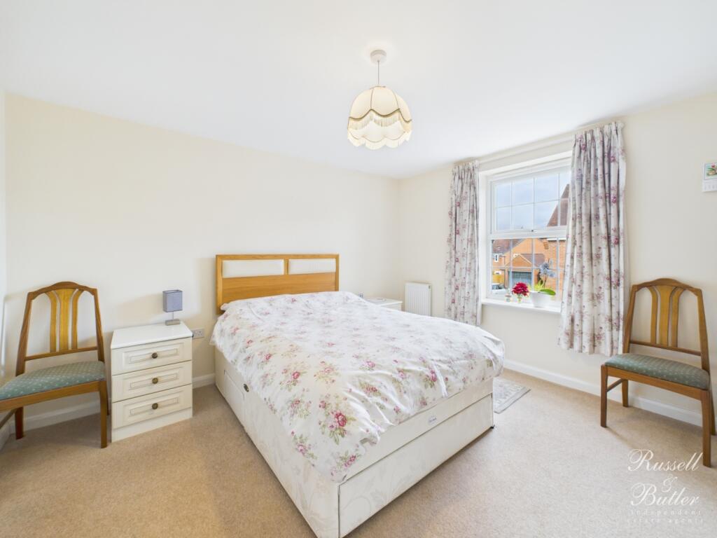 CAM02127G0-PR0332-STILL025