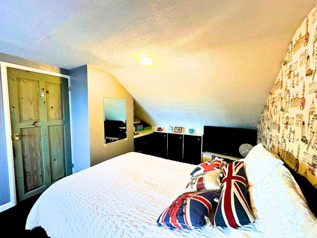 Bedroom 5.jpg