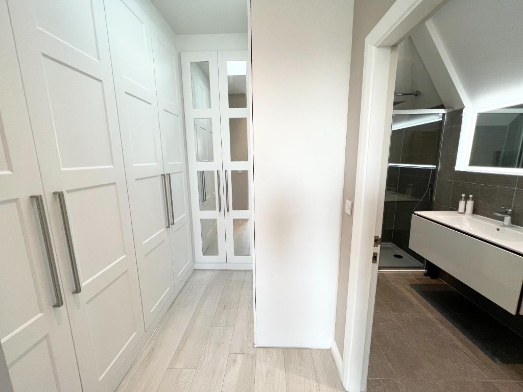 DRESSING ROOM