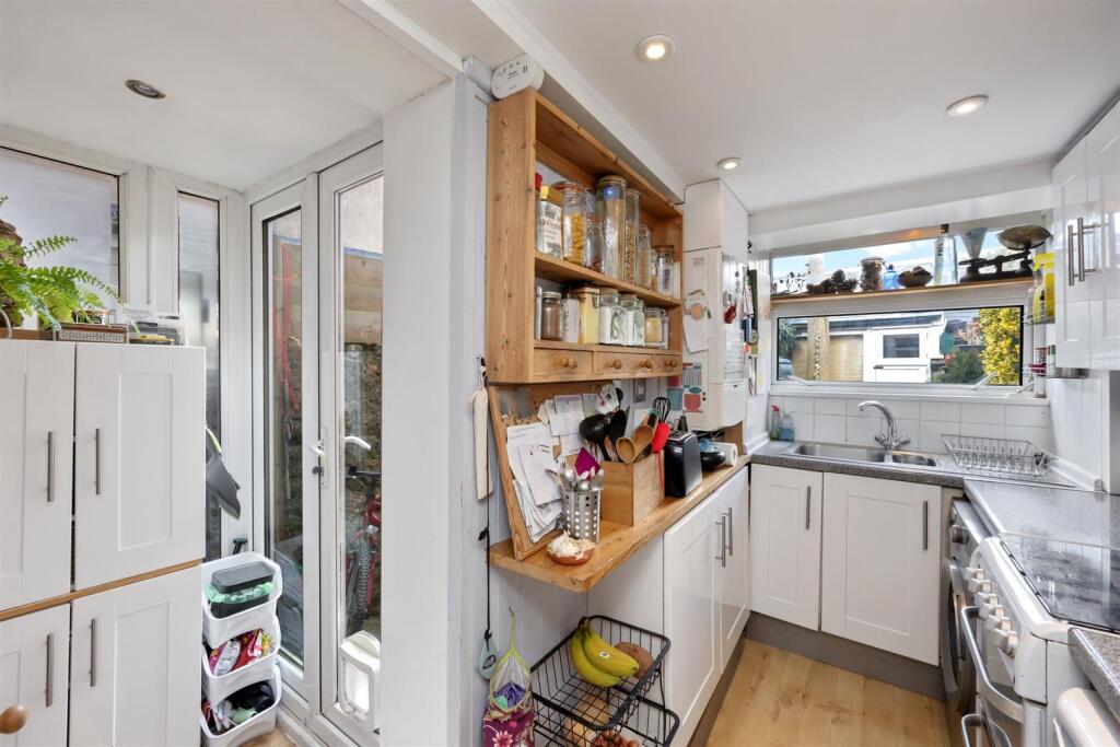 Ship Street 32 KITCHEN.jpeg