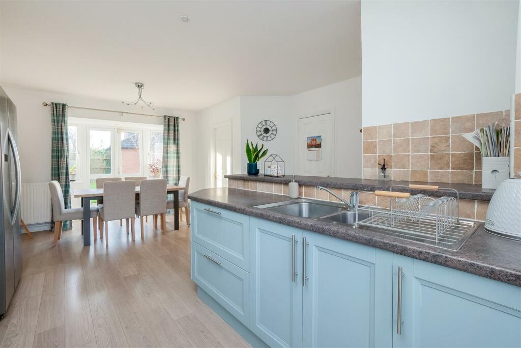 29 Stephenson Way-5.jpg